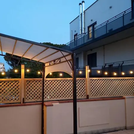 Appartamento Fronte Mare Con Parcheggio Privato Pescara Exterior photo
