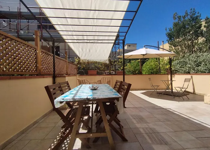 Appartamento Fronte Mare Con Parcheggio Privato